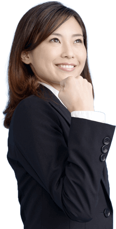 ガッツポーズする女性